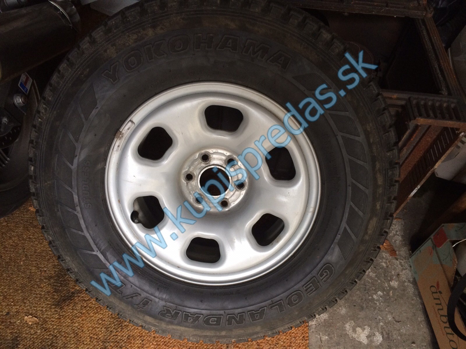 Kolesa na zimnych pneu 265/70 r16 roztec 6x114,3